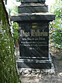 Grabstätte auf dem Friedhof an der Kirche: Olga Wilhelm, verw. Krause, geb. Klein, am 1. Dezember 1869 zu Schmerblock, + 24. September 1940 zu Berlin-Willmersdorf. Offenb. 2,10