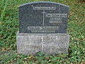 20050829 Friedhof Hochstriess Schimanski Leo + Joachim (01879)