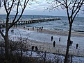 20100101 015694 Adlershorst
Ein Blick von der Seepromenade auf den Strand mit Seesteg